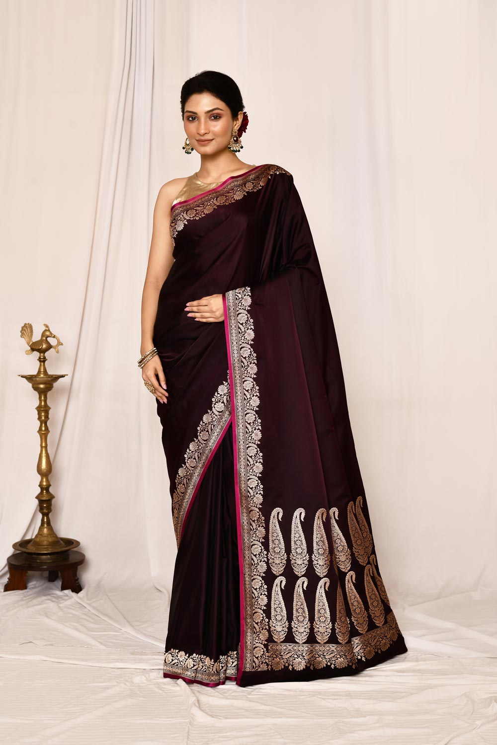 Cranberry Wine Semi Katan Mushru Satin Banarasi Handloom Saree Cranberry Wine Semi Katan Mushru Satin Banarasi Handloom Saree