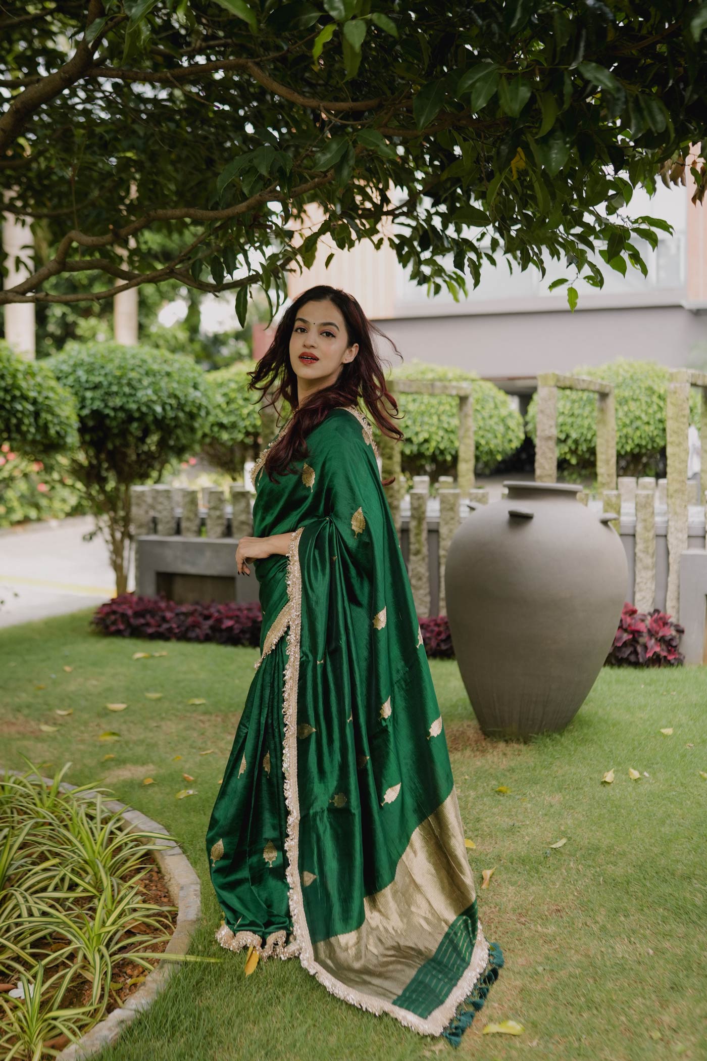 Bottle Green Pure Katan Silk Kadhua Banarasi Handloom Saree Bottle Green Pure Katan Silk Kadhua Banarasi Handloom Saree