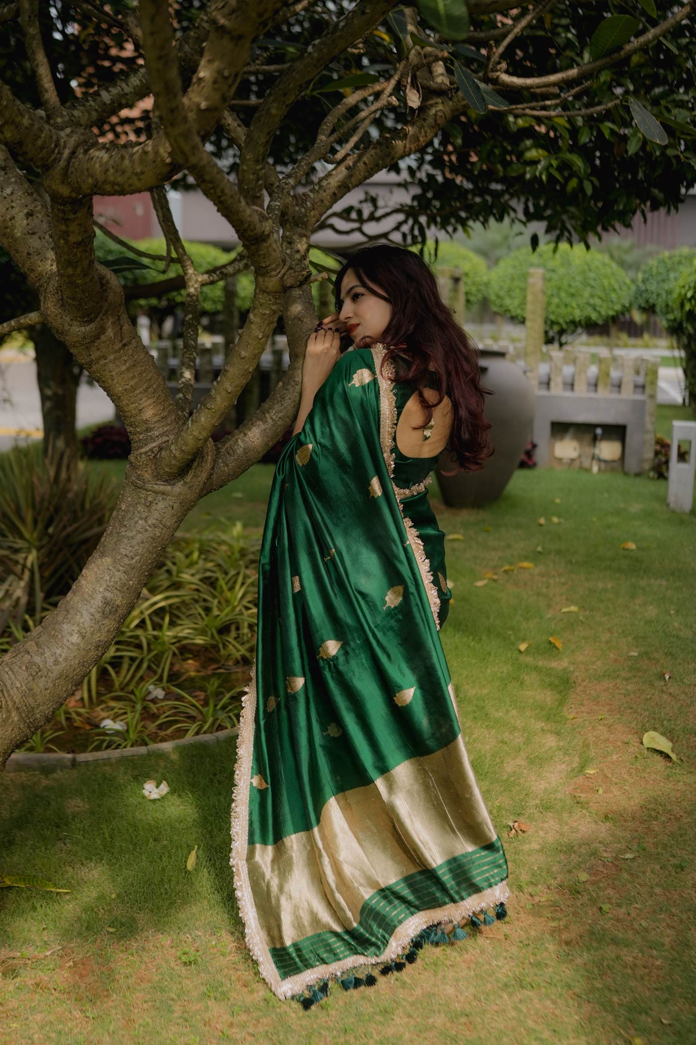 Bottle Green Pure Katan Silk Kadhua Banarasi Handloom Saree Bottle Green Pure Katan Silk Kadhua Banarasi Handloom Saree