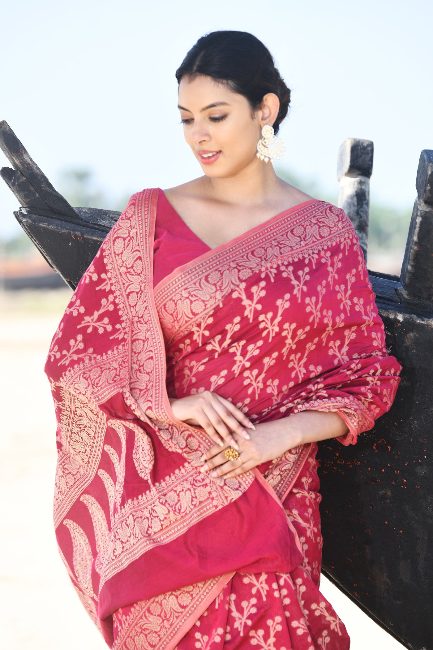 'Zaroka' Raspberry Pink Pure Resham Cotton Banarasi Handloom Saree 'Zaroka' Raspberry Pink Pure Resham Cotton Banarasi Handloom Saree