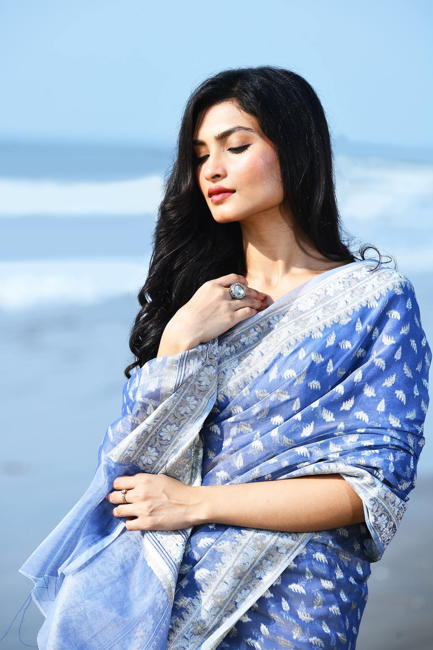'Zehn-e-Gul' Periwinkle Grey Pure Resham Cotton Silk Banarasi Handloom Saree 'Zehn-e-Gul' Periwinkle Grey Pure Resham Cotton Silk Banarasi Handloom Saree