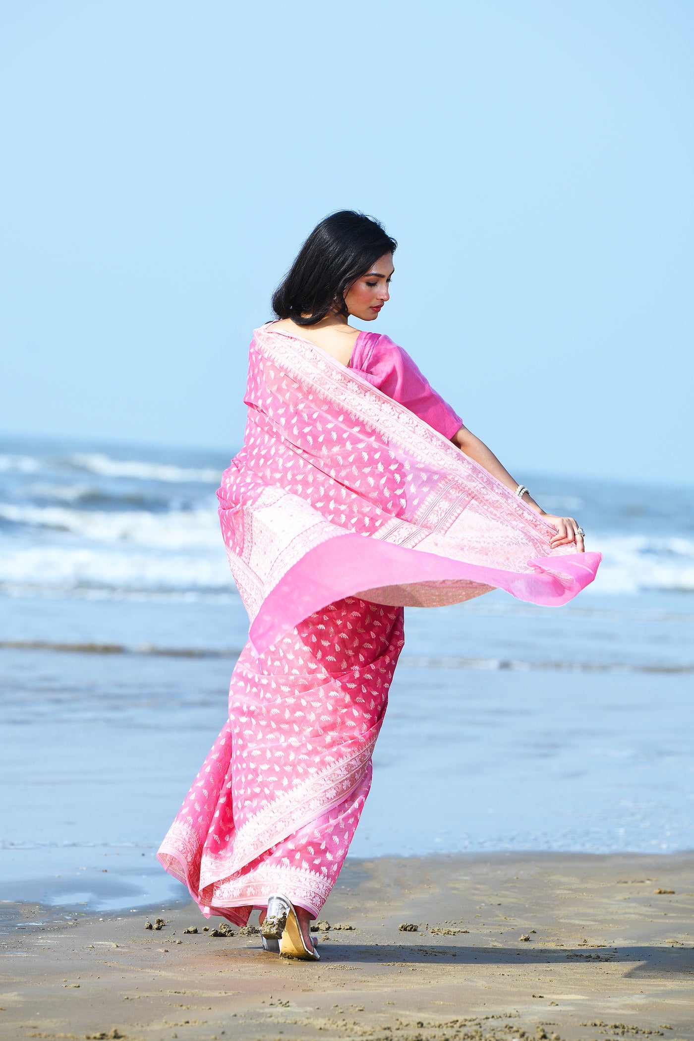 'Zehn-e-Gul' Pastel Pink Pure Resham Cotton Silk Banarasi Handloom Saree 'Zehn-e-Gul' Pastel Pink Pure Resham Cotton Silk Banarasi Handloom Saree