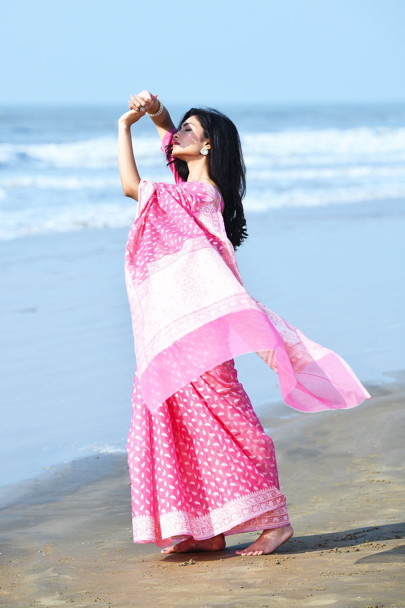 'Zehn-e-Gul' Pastel Pink Pure Resham Cotton Silk Banarasi Handloom Saree 'Zehn-e-Gul' Pastel Pink Pure Resham Cotton Silk Banarasi Handloom Saree