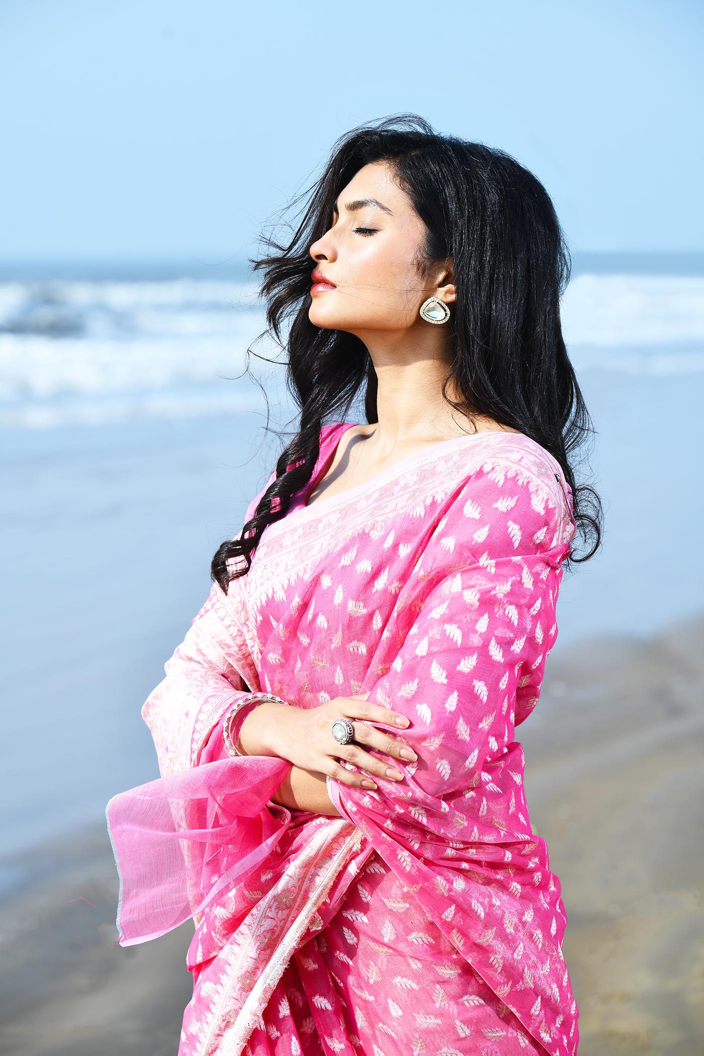 'Zehn-e-Gul' Pastel Pink Pure Resham Cotton Silk Banarasi Handloom Saree 'Zehn-e-Gul' Pastel Pink Pure Resham Cotton Silk Banarasi Handloom Saree