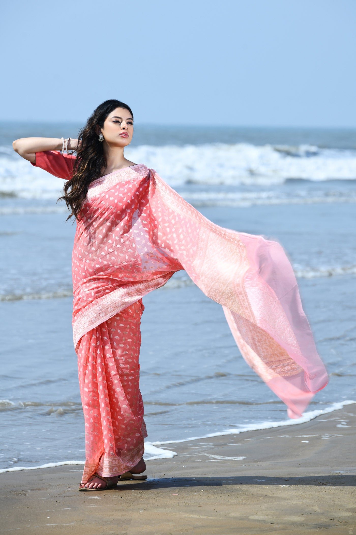 Zehn-e-Gul' Coral Peach Pure Resham Cotton Silk Banarasi Handloom Saree Zehn-e-Gul' Coral Peach Pure Resham Cotton Silk Banarasi Handloom Saree