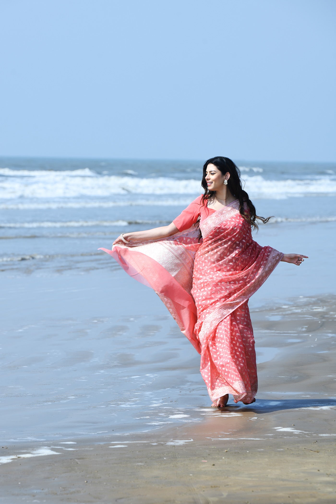 Zehn-e-Gul' Coral Peach Pure Resham Cotton Silk Banarasi Handloom Saree Zehn-e-Gul' Coral Peach Pure Resham Cotton Silk Banarasi Handloom Saree