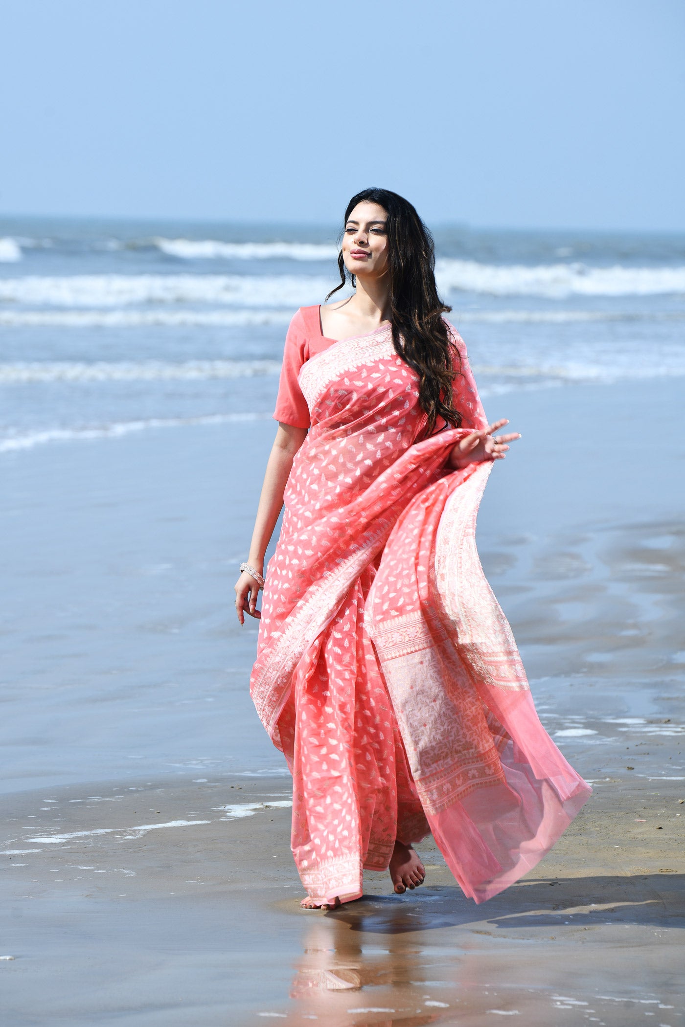 Zehn-e-Gul' Coral Peach Pure Resham Cotton Silk Banarasi Handloom Saree Zehn-e-Gul' Coral Peach Pure Resham Cotton Silk Banarasi Handloom Saree