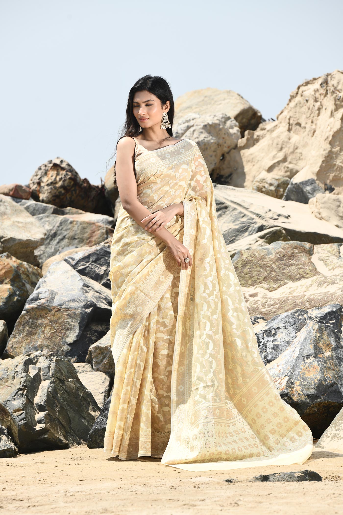 Jash-e-Jal' Tussar Beige Pure Resham Cotton Silk Banarasi Handloom Saree Jash-e-Jal' Tussar Beige Pure Resham Cotton Silk Banarasi Handloom Saree
