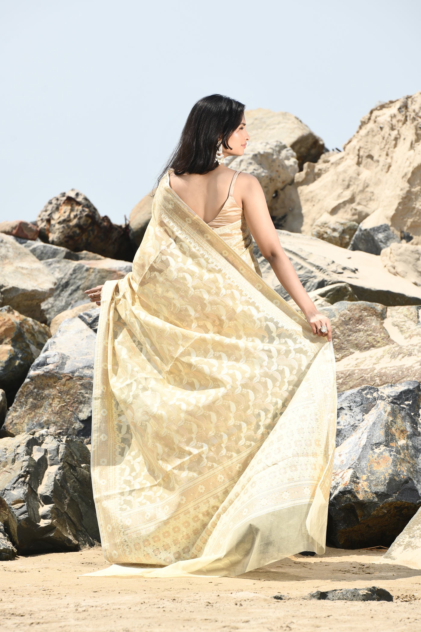 Jash-e-Jal' Tussar Beige Pure Resham Cotton Silk Banarasi Handloom Saree Jash-e-Jal' Tussar Beige Pure Resham Cotton Silk Banarasi Handloom Saree