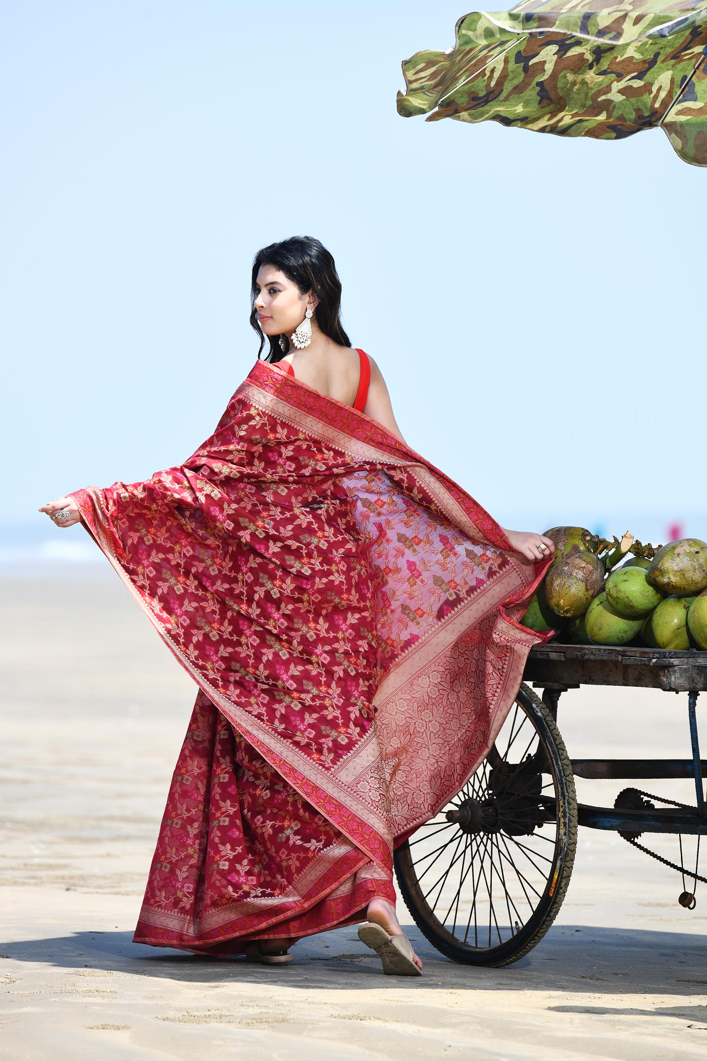 'Gulnaar' Garnet Red Pure Resham Cotton Alfi Jaal Tilfi Border Banarasi Handloom Saree 'Gulnaar' Garnet Red Pure Resham Cotton Alfi Jaal Tilfi Border Banarasi Handloom Saree
