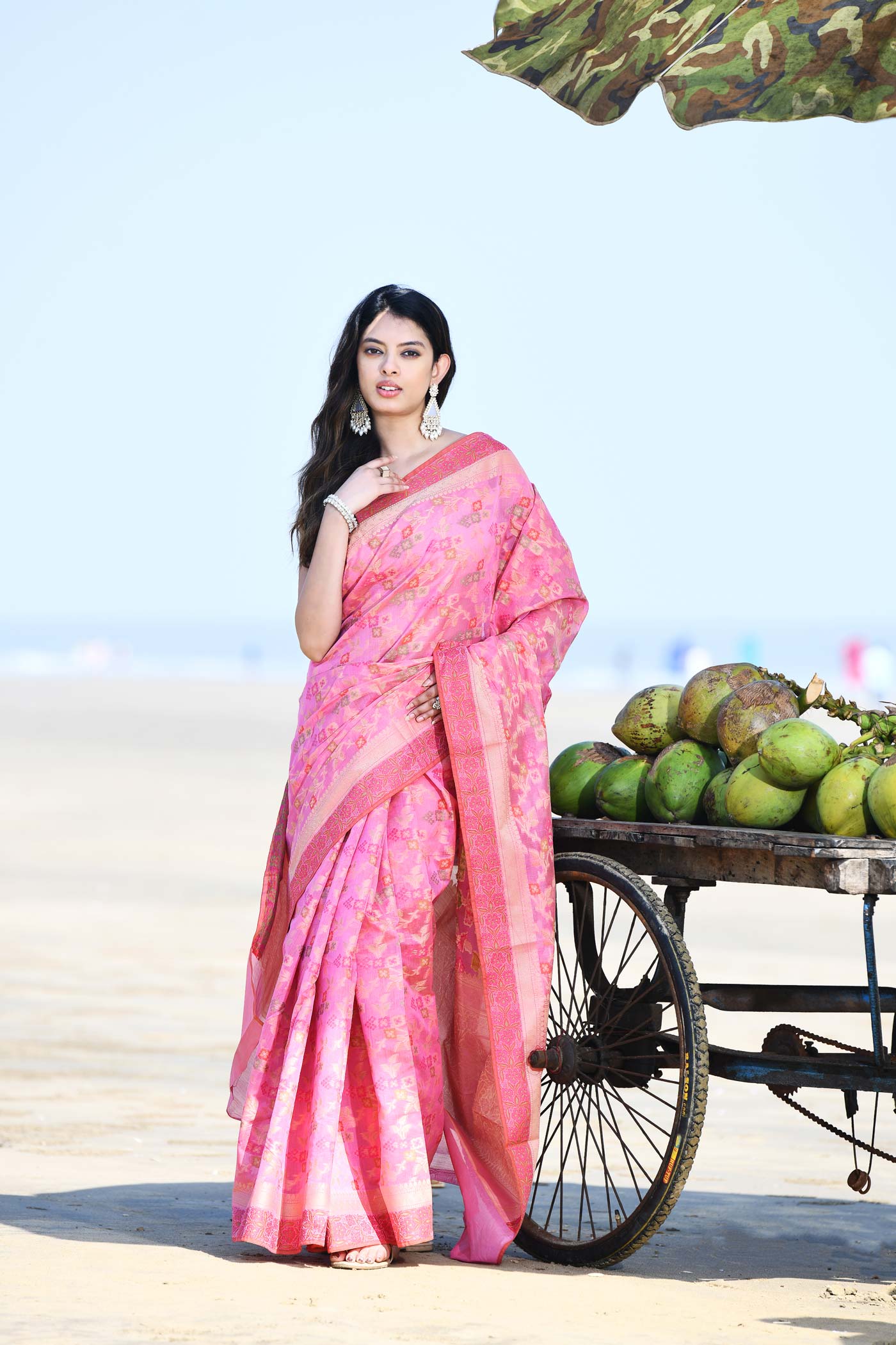 'Gulnaar' Pastel Pink Pure Resham Cotton Alfi Jaal Tilfi Border Banarasi Handloom Saree 'Gulnaar' Pastel Pink Pure Resham Cotton Alfi Jaal Tilfi Border Banarasi Handloom Saree