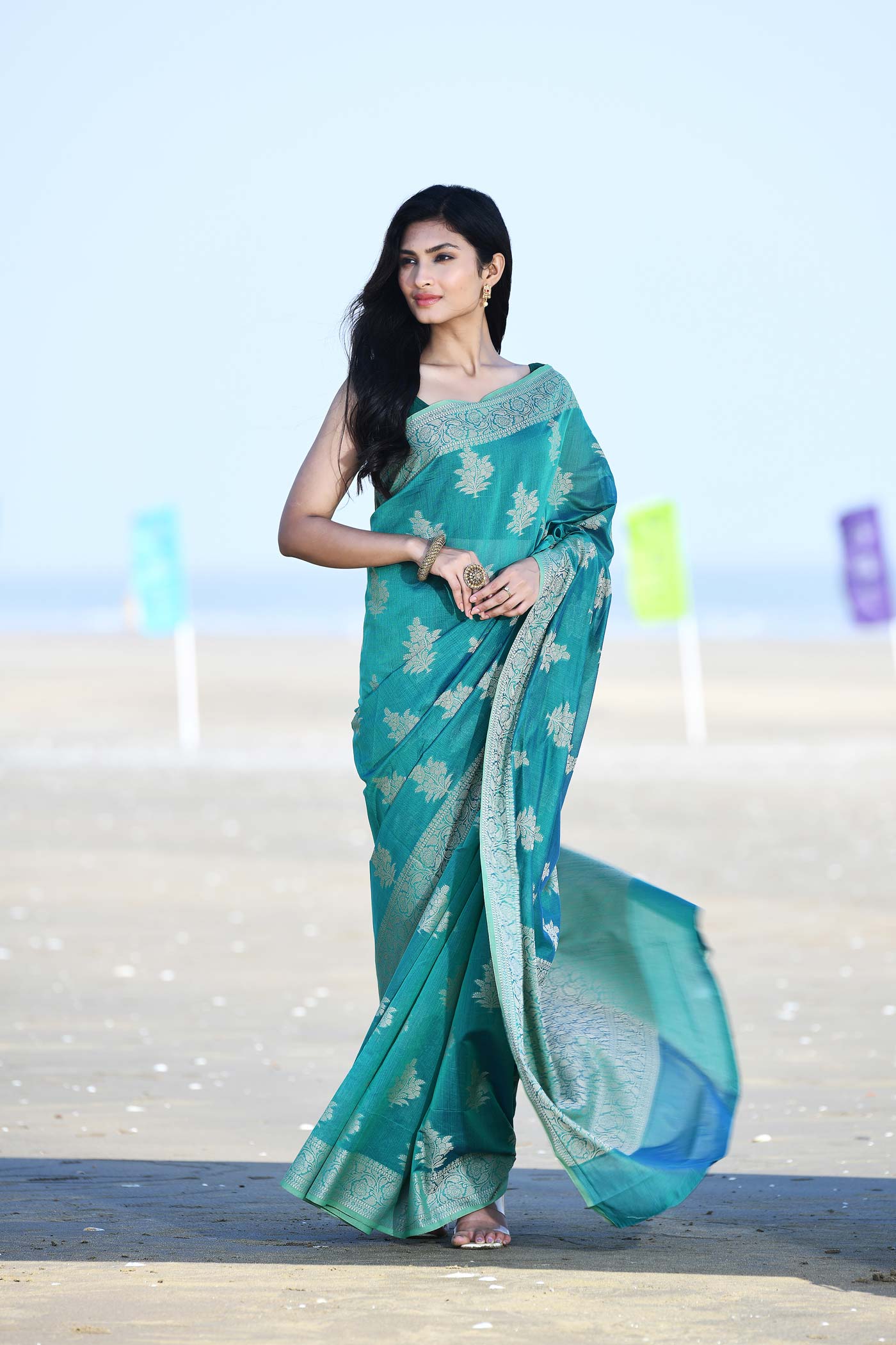 'Ruhani' Teal Pure Resham Cotton Banarasi Handloom Saree 'Ruhani' Teal Pure Resham Cotton Banarasi Handloom Saree
