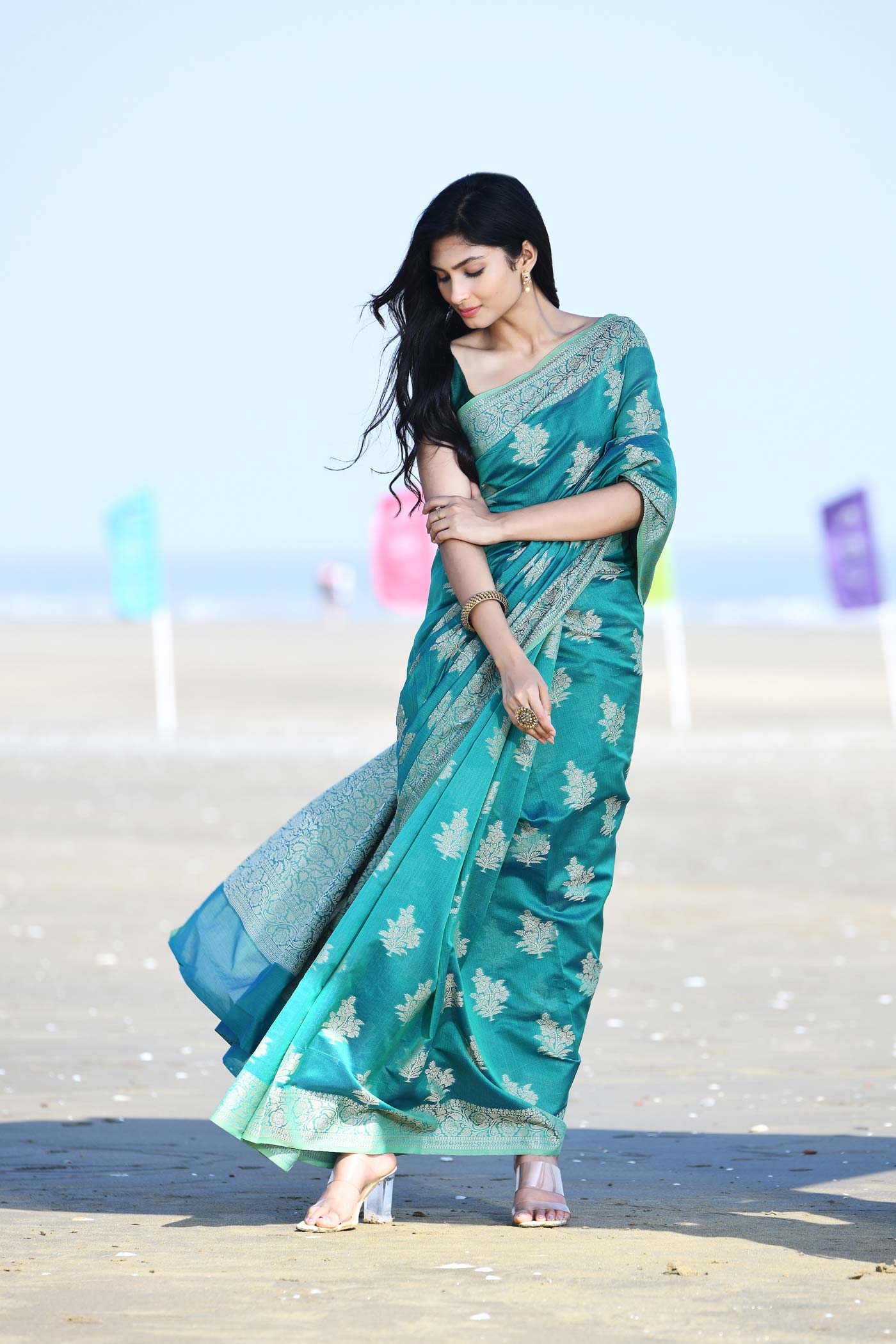 'Ruhani' Teal Pure Resham Cotton Banarasi Handloom Saree 'Ruhani' Teal Pure Resham Cotton Banarasi Handloom Saree