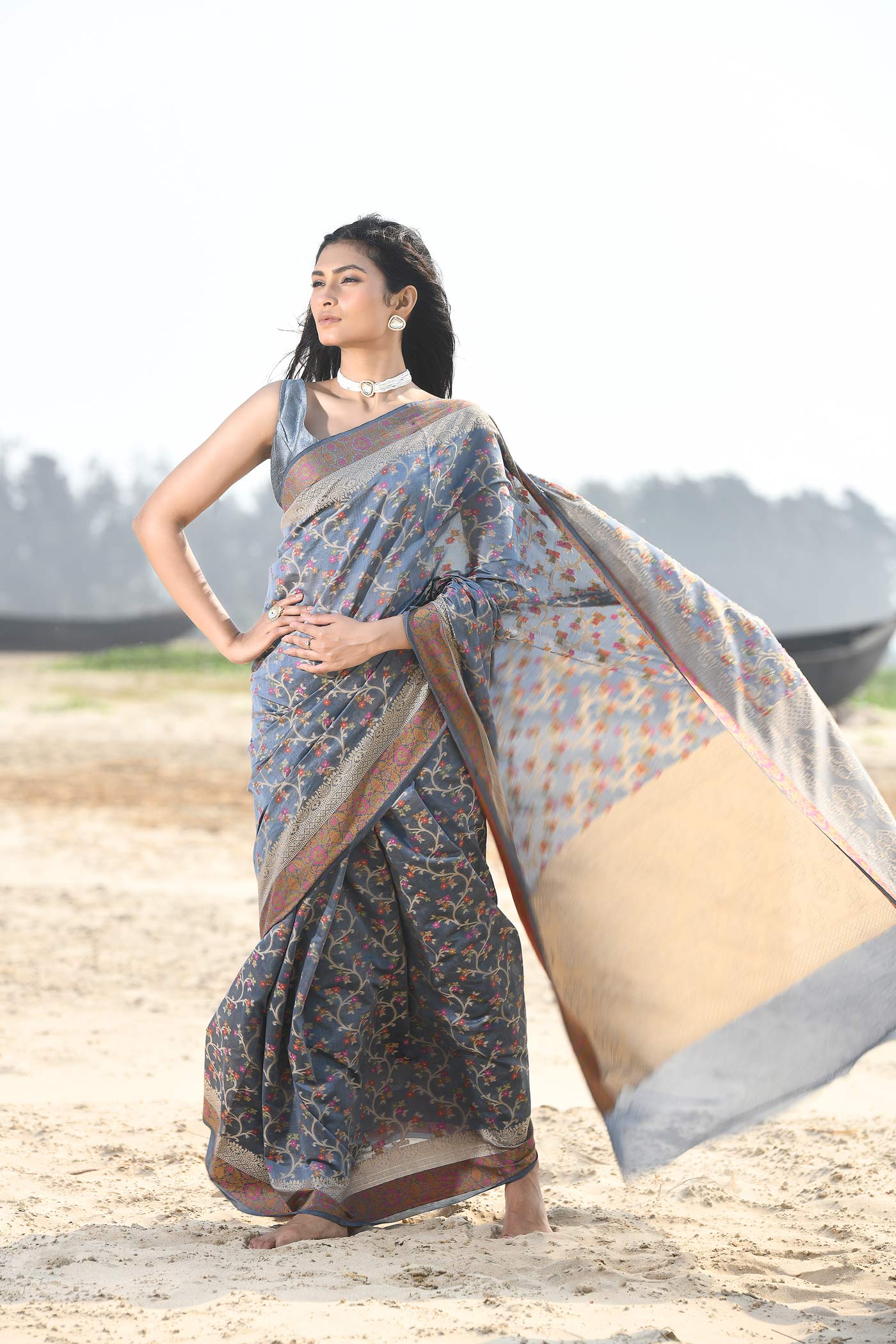 'Nazaakat' Grey Pure Resham Cotton Alfi Jaal Tilfi Border Pure Banarasi Handloom Saree 'Nazaakat' Grey Pure Resham Cotton Alfi Jaal Tilfi Border Pure Banarasi Handloom Saree