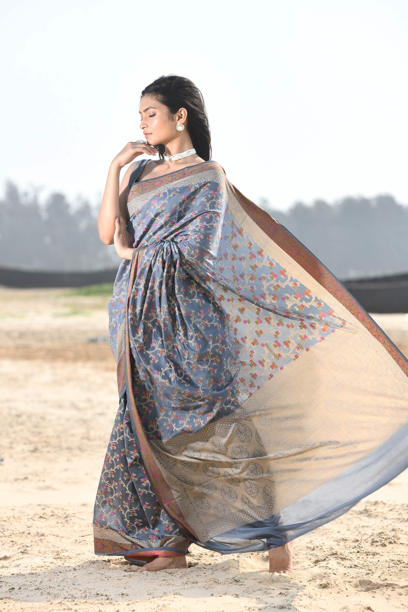 'Nazaakat' Grey Pure Resham Cotton Alfi Jaal Tilfi Border Pure Banarasi Handloom Saree 'Nazaakat' Grey Pure Resham Cotton Alfi Jaal Tilfi Border Pure Banarasi Handloom Saree