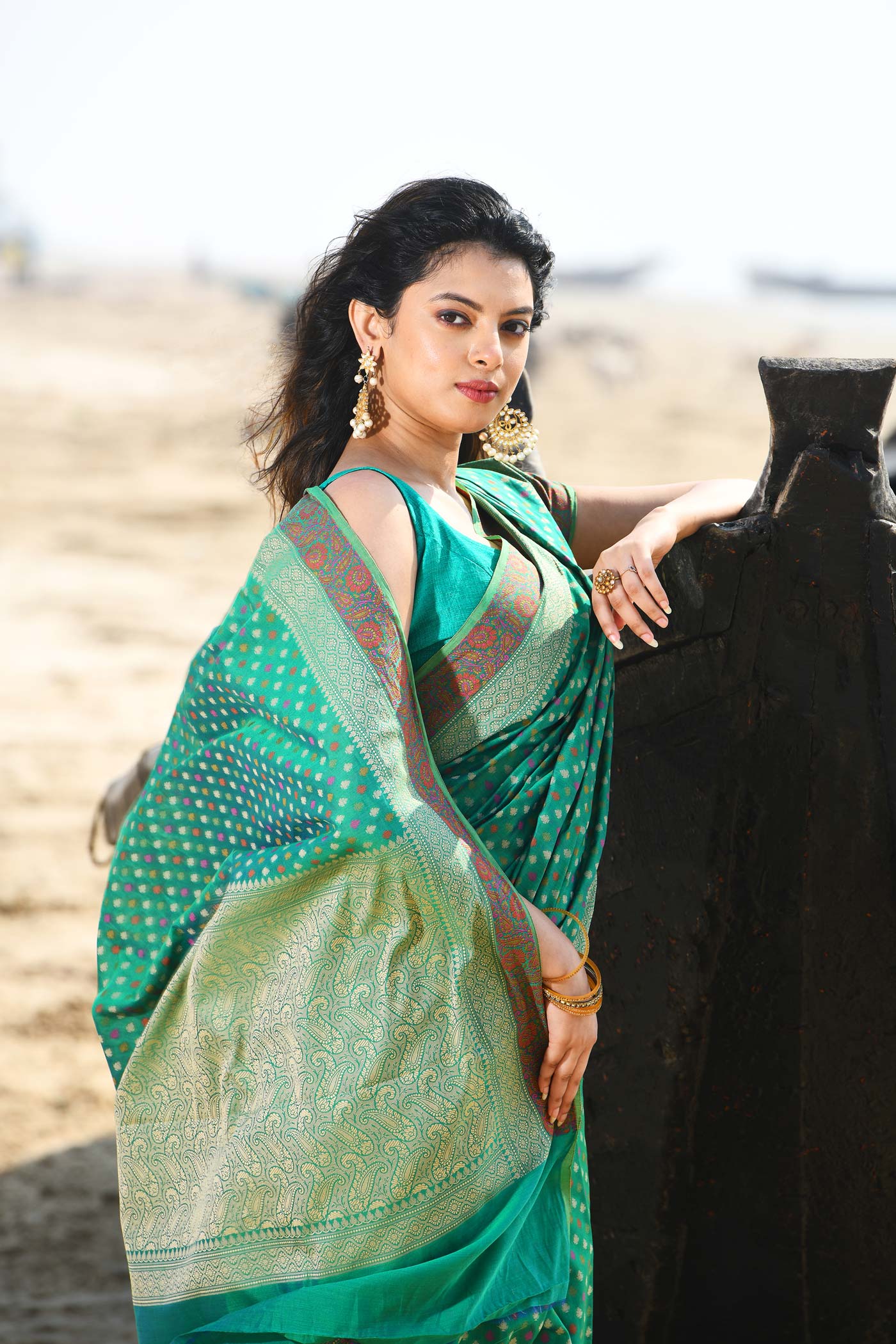 'Shabnam' Green Pure Resham Cotton Alfi Booti Tilfi Border Banarasi Handloom Saree 'Shabnam' Green Pure Resham Cotton Alfi Booti Tilfi Border Banarasi Handloom Saree