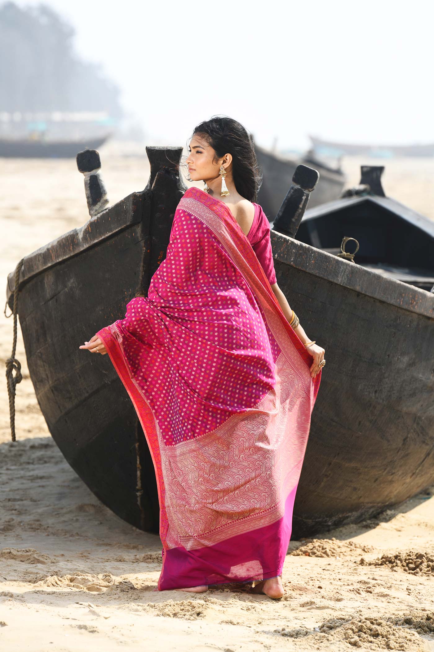 'Shabnam' Magenta Rose Pure Resham Cotton Alfi Booti Tilfi Border Banarasi Handloom Saree 'Shabnam' Magenta Rose Pure Resham Cotton Alfi Booti Tilfi Border Banarasi Handloom Saree