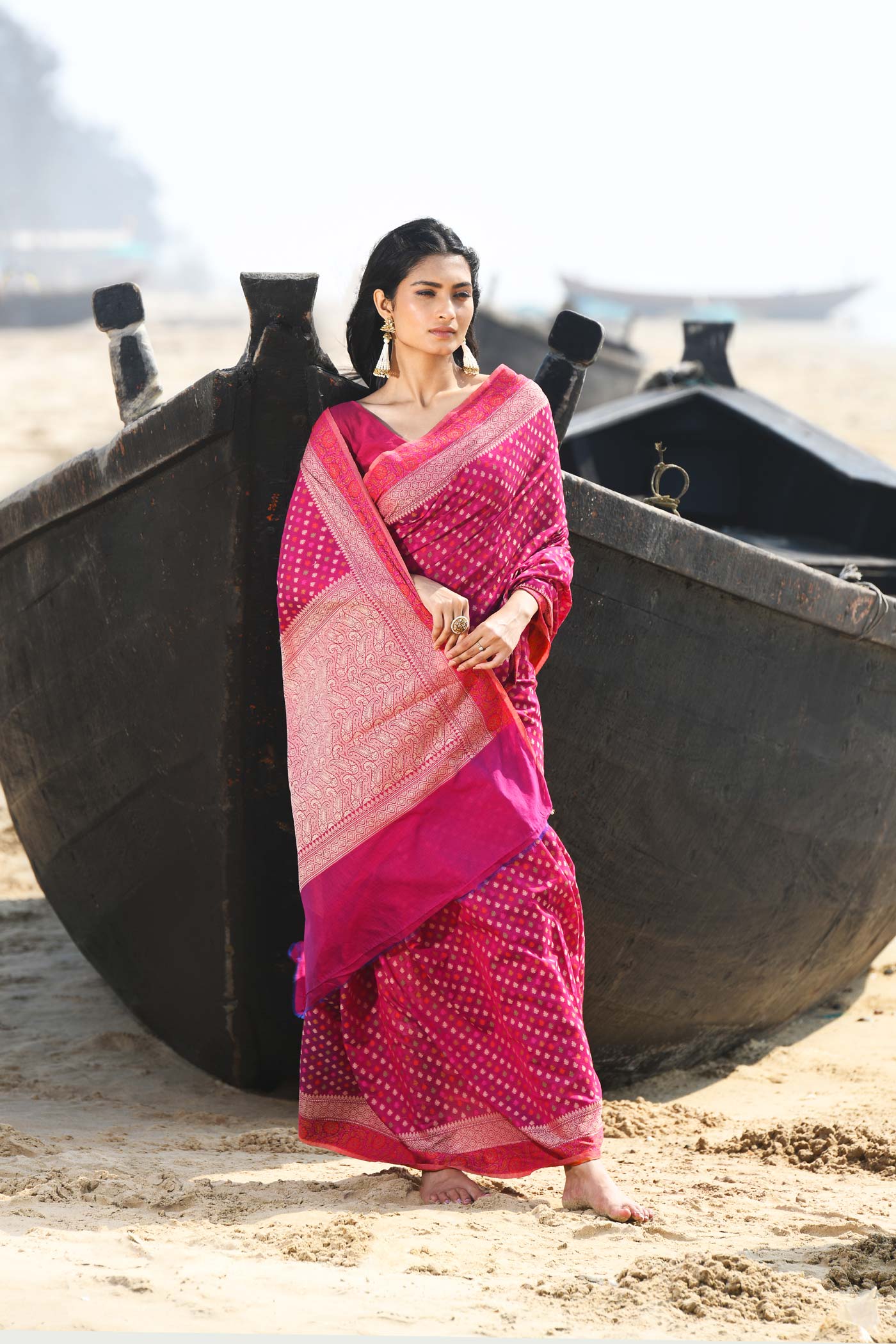 'Shabnam' Magenta Rose Pure Resham Cotton Alfi Booti Tilfi Border Banarasi Handloom Saree 'Shabnam' Magenta Rose Pure Resham Cotton Alfi Booti Tilfi Border Banarasi Handloom Saree