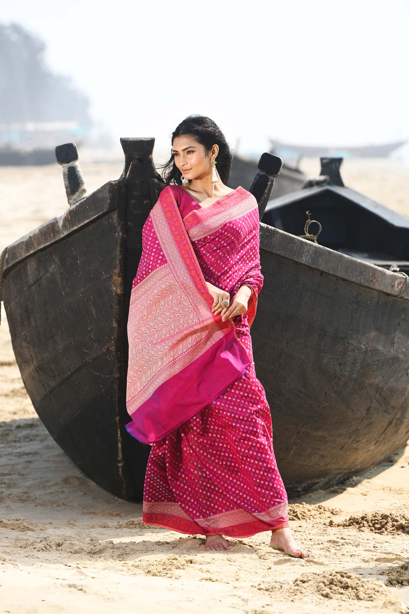 'Shabnam' Magenta Rose Pure Resham Cotton Alfi Booti Tilfi Border Banarasi Handloom Saree 'Shabnam' Magenta Rose Pure Resham Cotton Alfi Booti Tilfi Border Banarasi Handloom Saree