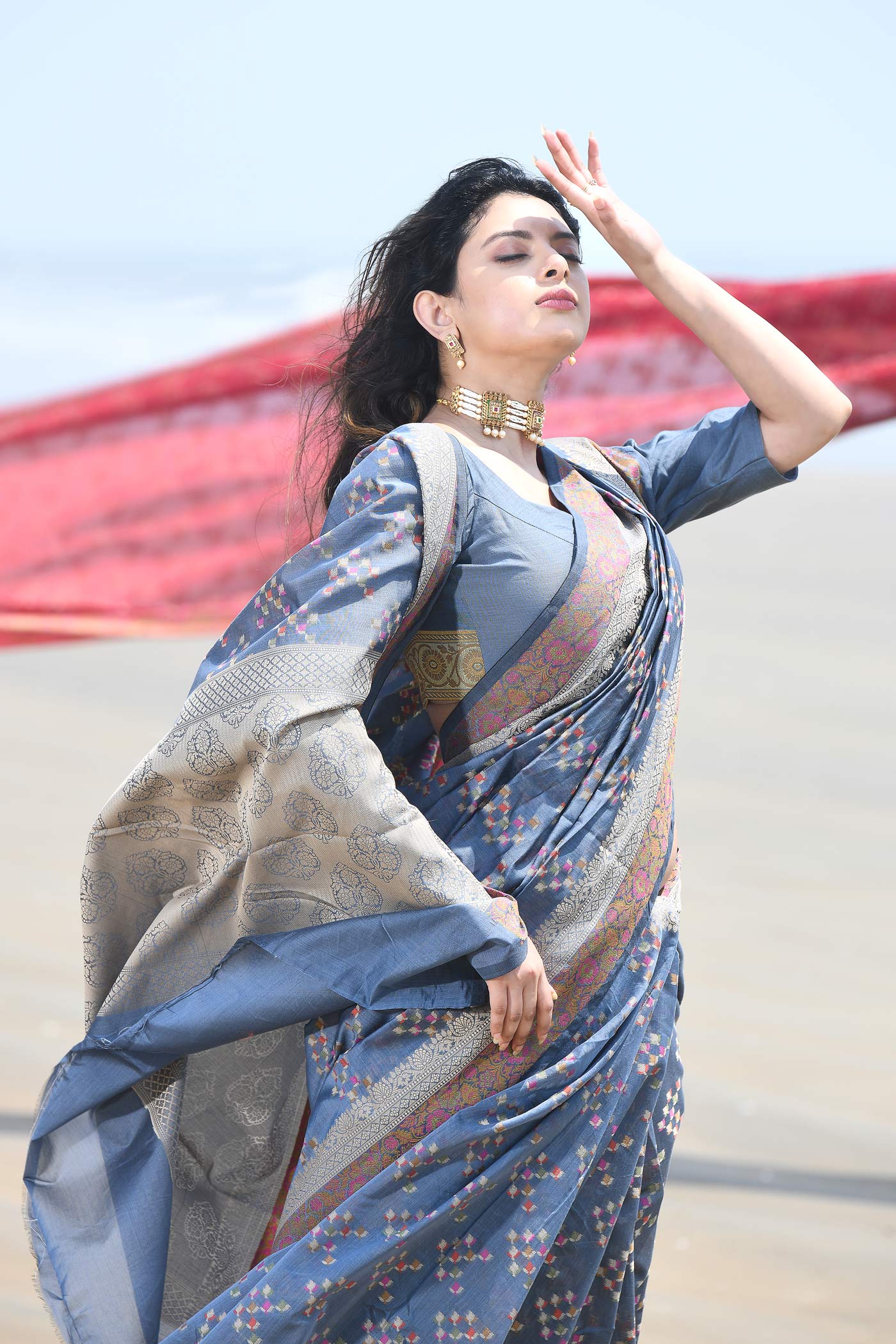 'Afreen' Grey Pure Resham Cotton Alfi Booti Tilfi Border Banarasi Handloom Saree 'Afreen' Grey Pure Resham Cotton Alfi Booti Tilfi Border Banarasi Handloom Saree