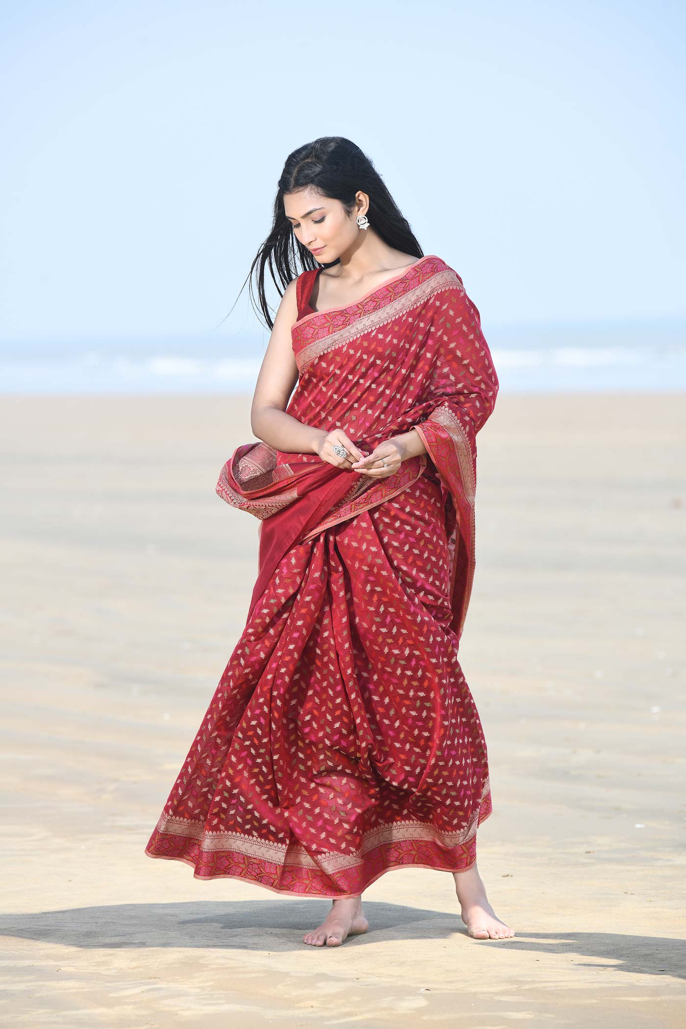 'Meher' Garnet Pure Resham Cotton Alfi Booti Tillfi Border Banarasi Handloom Saree 'Meher' Garnet Pure Resham Cotton Alfi Booti Tillfi Border Banarasi Handloom Saree