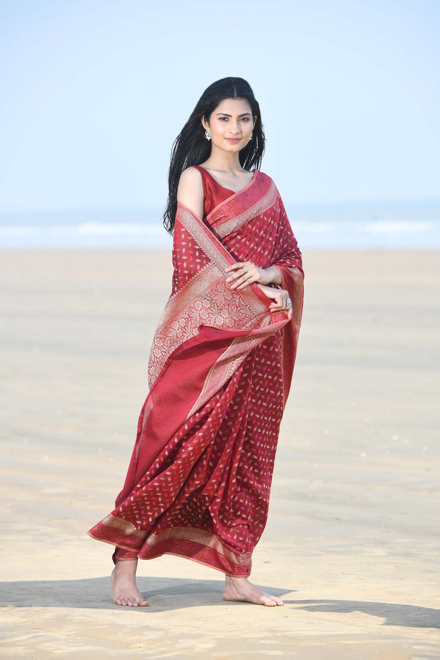 'Meher' Garnet Pure Resham Cotton Alfi Booti Tillfi Border Banarasi Handloom Saree 'Meher' Garnet Pure Resham Cotton Alfi Booti Tillfi Border Banarasi Handloom Saree