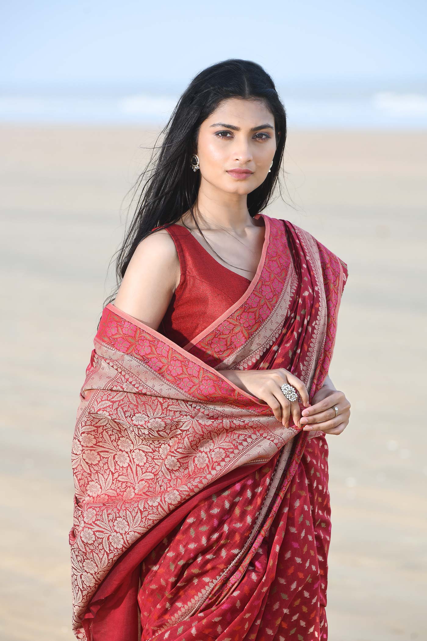 'Meher' Garnet Pure Resham Cotton Alfi Booti Tillfi Border Banarasi Handloom Saree 'Meher' Garnet Pure Resham Cotton Alfi Booti Tillfi Border Banarasi Handloom Saree