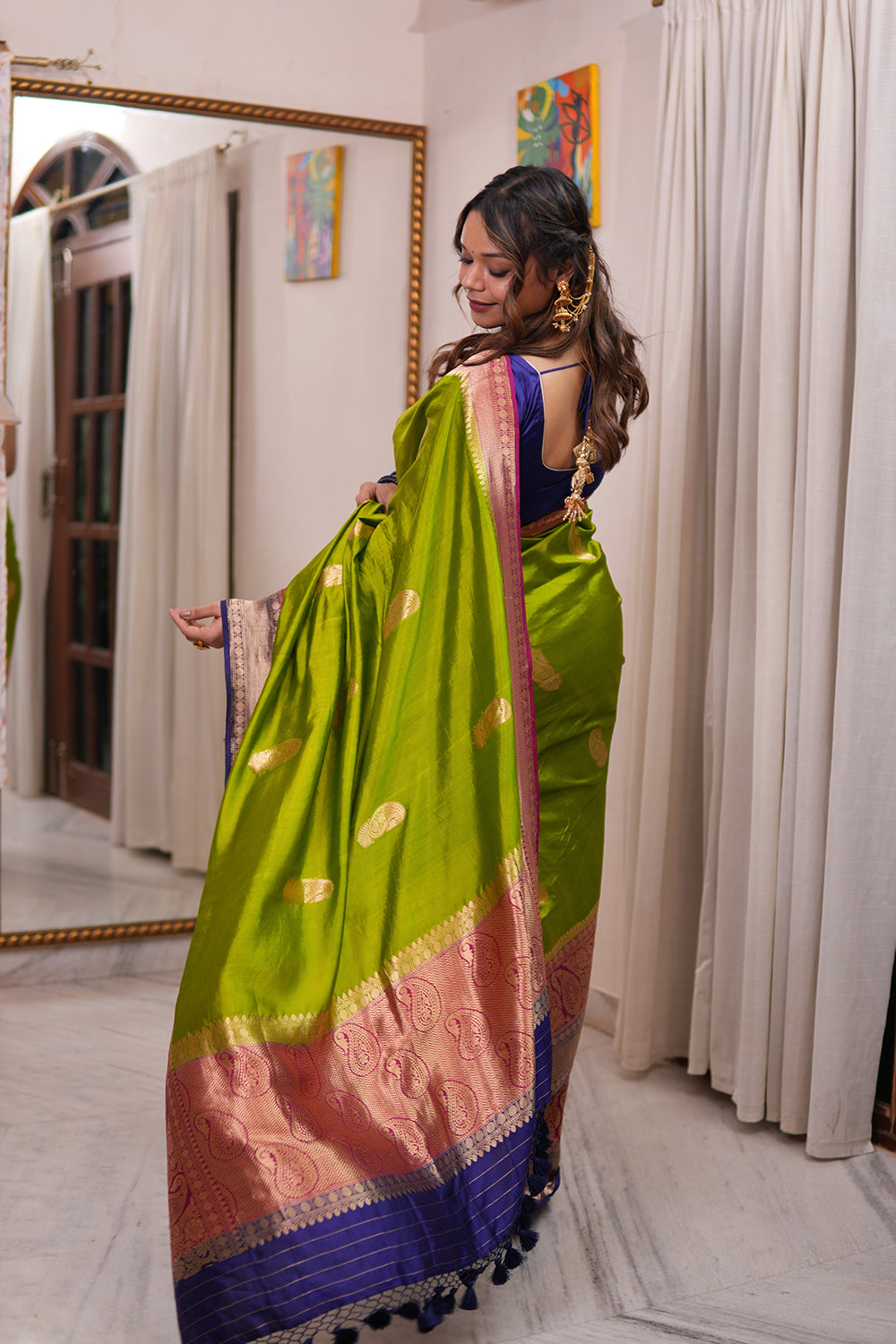 'Arya' Lime Green With a Contrast Pink And Blue On Edge Pure Katan Silk Kadhua Banarasi Handloom Saree (SUSHMITHA) 'Arya' Lime Green With a Contrast Pink And Blue On Edge Pure Katan Silk Kadhua Banarasi Handloom Saree (SUSHMITHA)