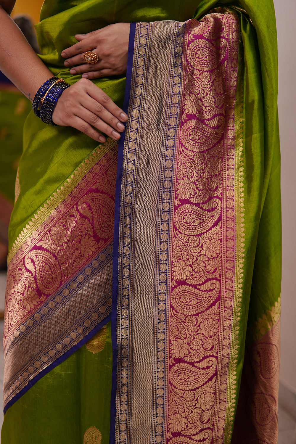'Arya' Lime Green With a Contrast Pink And Blue On Edge Pure Katan Silk Kadhua Banarasi Handloom Saree (SUSHMITHA) 'Arya' Lime Green With a Contrast Pink And Blue On Edge Pure Katan Silk Kadhua Banarasi Handloom Saree (SUSHMITHA)