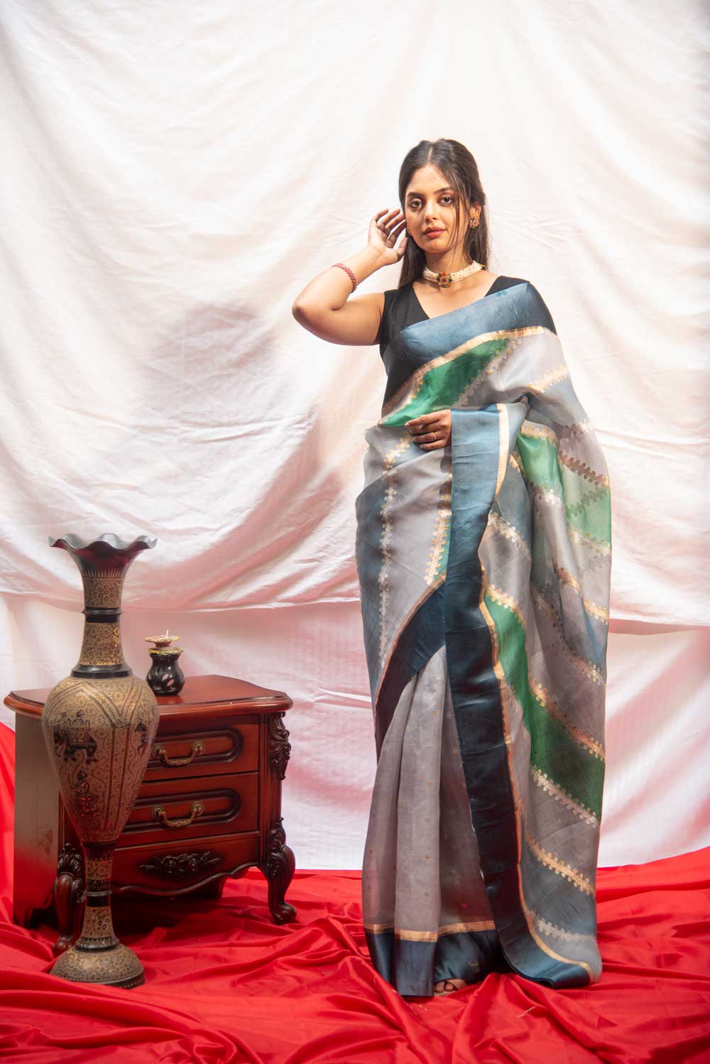 Grey And Green Rangkat Pure Kora Organza  Banarasi Handloom Silk Saree With Modern Contemporary Body