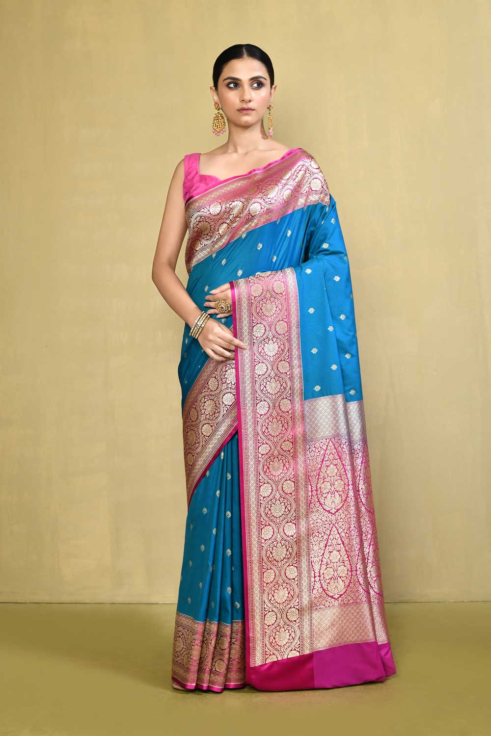 Blue And Pink Handloom Saree With Contrast Border