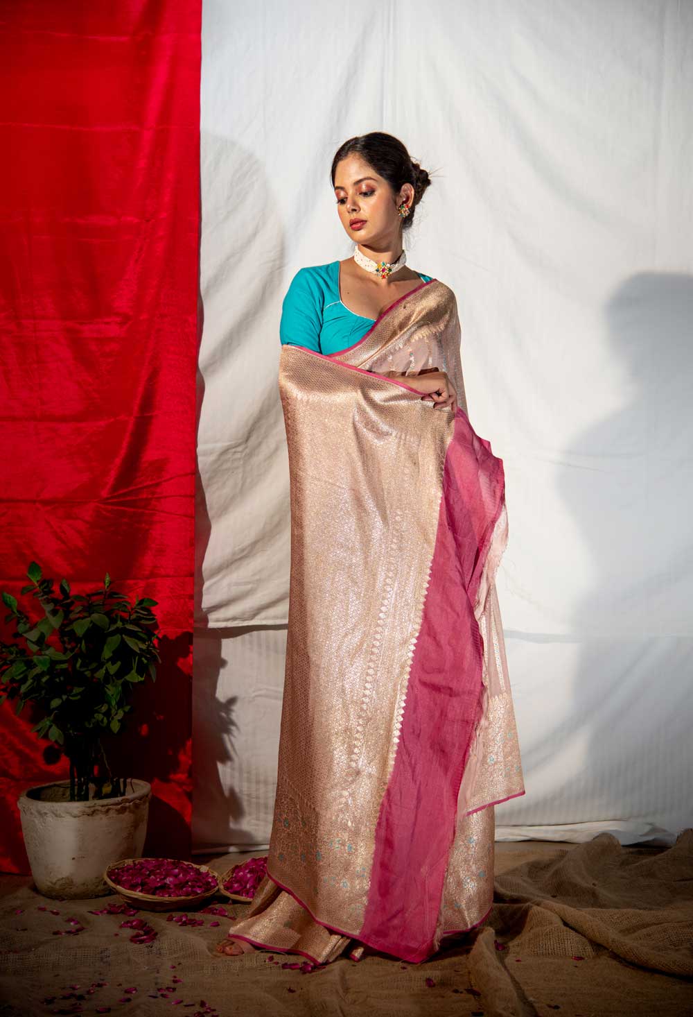Pink Rose Gold Pure Tussar Georgette  Silk Banaras Handloom Saree With Kadhua Meenakari Striped Body And Contrast Border