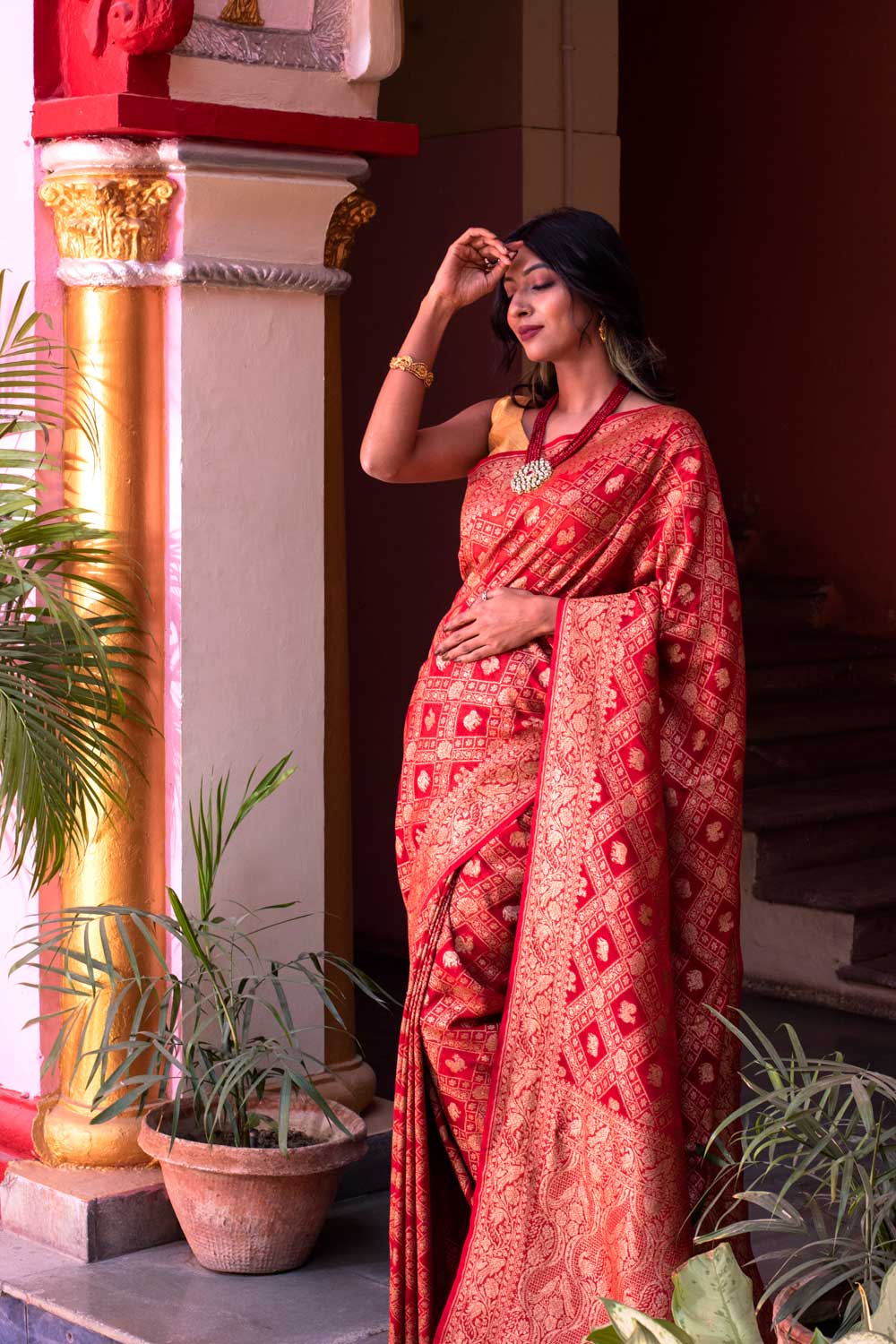 Red 'Shikargah' Banarasi Handloom Saree With Blouse