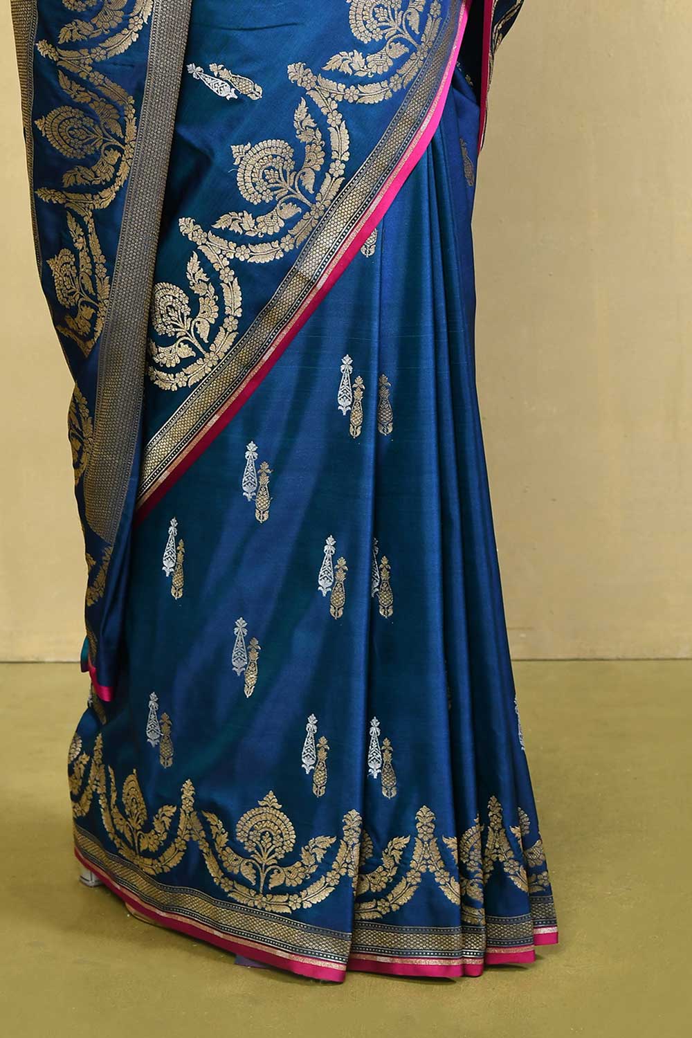 Blue Banarasi Handloom Saree With Blouse