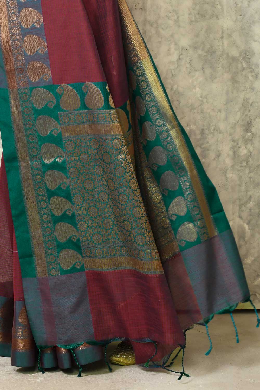Mauve Pure Cotton Silk Banaras Handloom Saree With Handwoven Paisley Border
