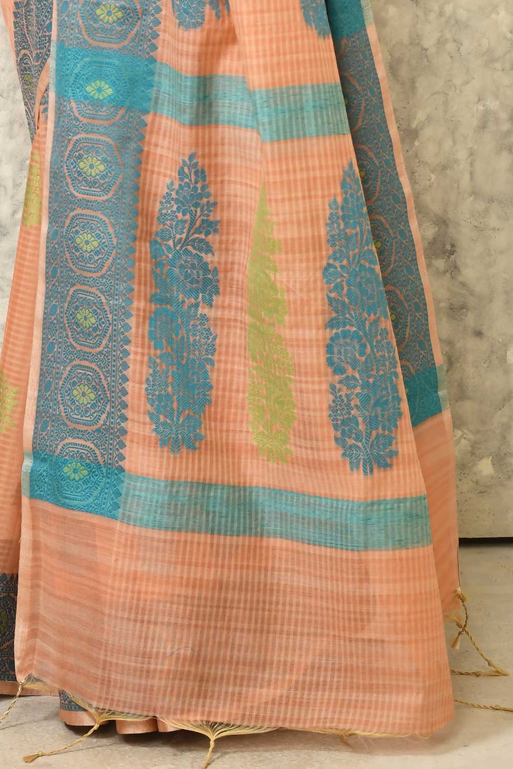 Peach Cotton Silk Banaras Handloom Saree With Hadowven Resham Bootas