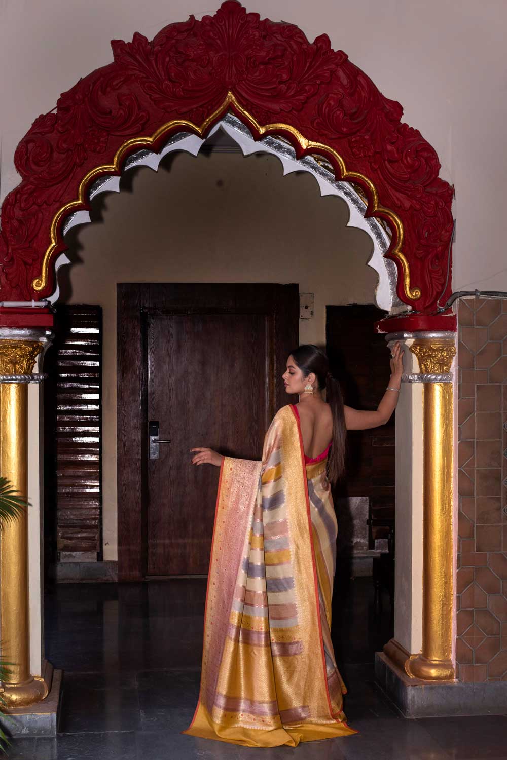 Saree With Stripe-Patterned Body And Meenakari Border