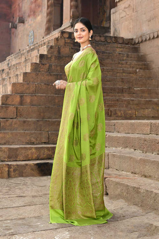 fluorescent Green Pure Crepe Georgette Handloom Silk Saree with blouse