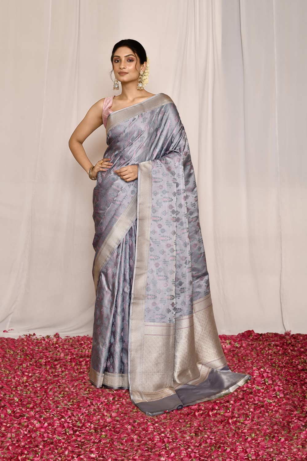 Soft Muted Grey' Pure Katan Mushru Silk Banarasi Handloom Silk Saree