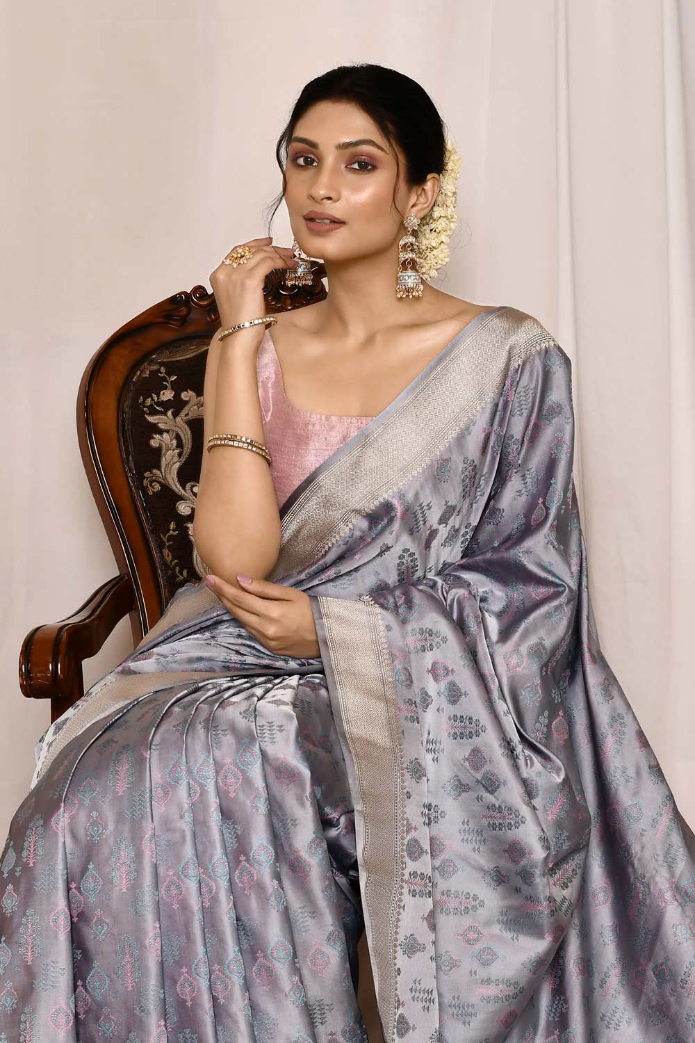 Soft Muted Grey' Pure Katan Mushru Silk Banarasi Handloom Silk Saree