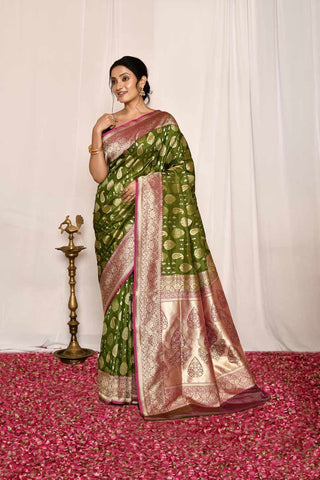 Green - Magenta Pure Katan Silk Banarasi Handloom Silk Saree