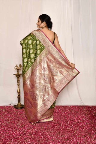 Green - Magenta Pure Katan Silk Banarasi Handloom Silk Saree