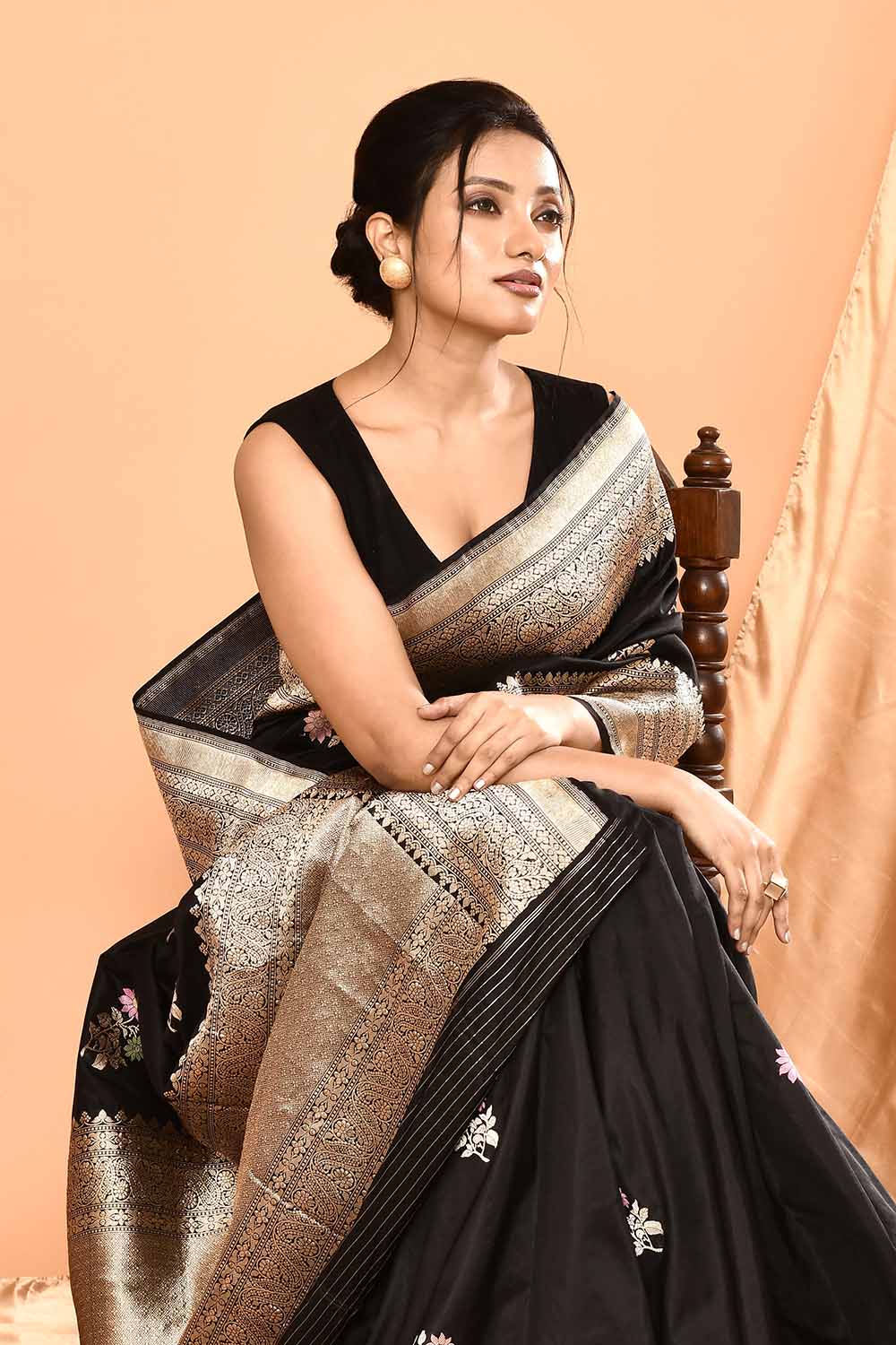 'Apsara' Pure Katan Silk Banarasi Handloom Saree with Kadhua Meenakari Boota