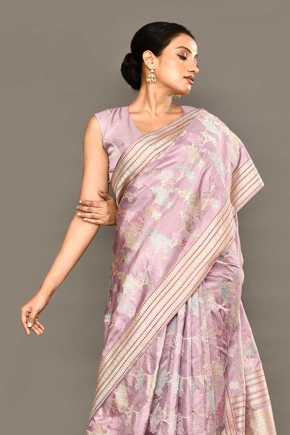 'Khwab' Lilac Pure Katan Silk Kadhua Jangla Banarasi Handloom Saree with Meenakari