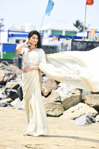 Mehfil-e-Rang' Off-white Pure Resham Cotton Silk Banarasi Handloom Saree