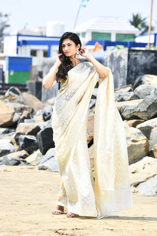 Mehfil-e-Rang' Off-white Pure Resham Cotton Silk Banarasi Handloom Saree
