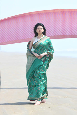 'Afreen' Green Pure Resham Cotton Alfi Booti Tilfi Border Banarasi Handloom Saree