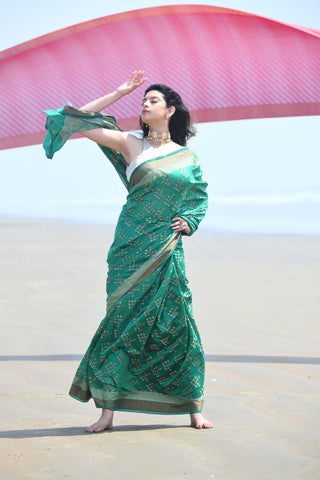 'Afreen' Green Pure Resham Cotton Alfi Booti Tilfi Border Banarasi Handloom Saree
