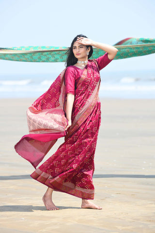 'Afreen' Raspberry Pink Pure Resham Cotton Alfi Booti Tilfi Border Banarasi Handloom Saree